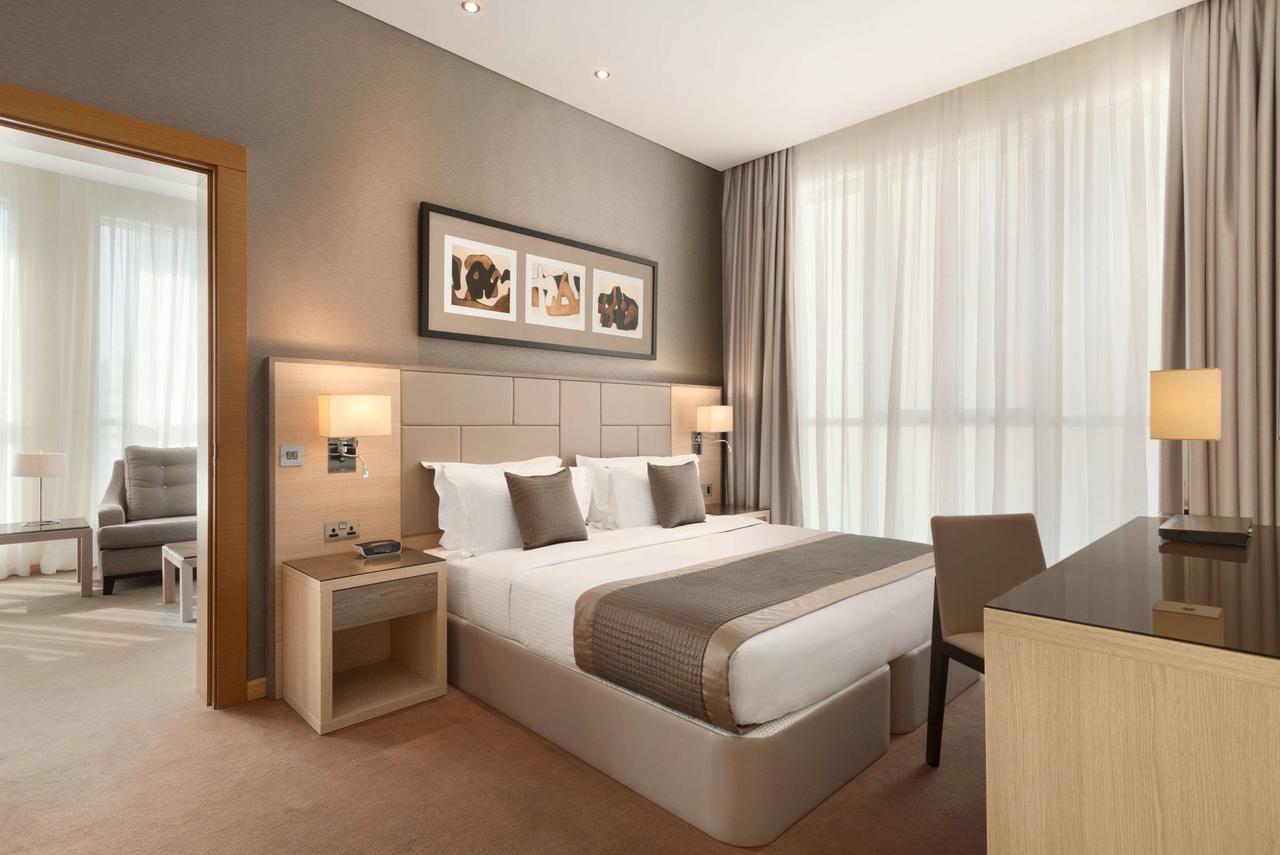 Tryp By Wyndham Abu Dhabi City Center Exterior photo