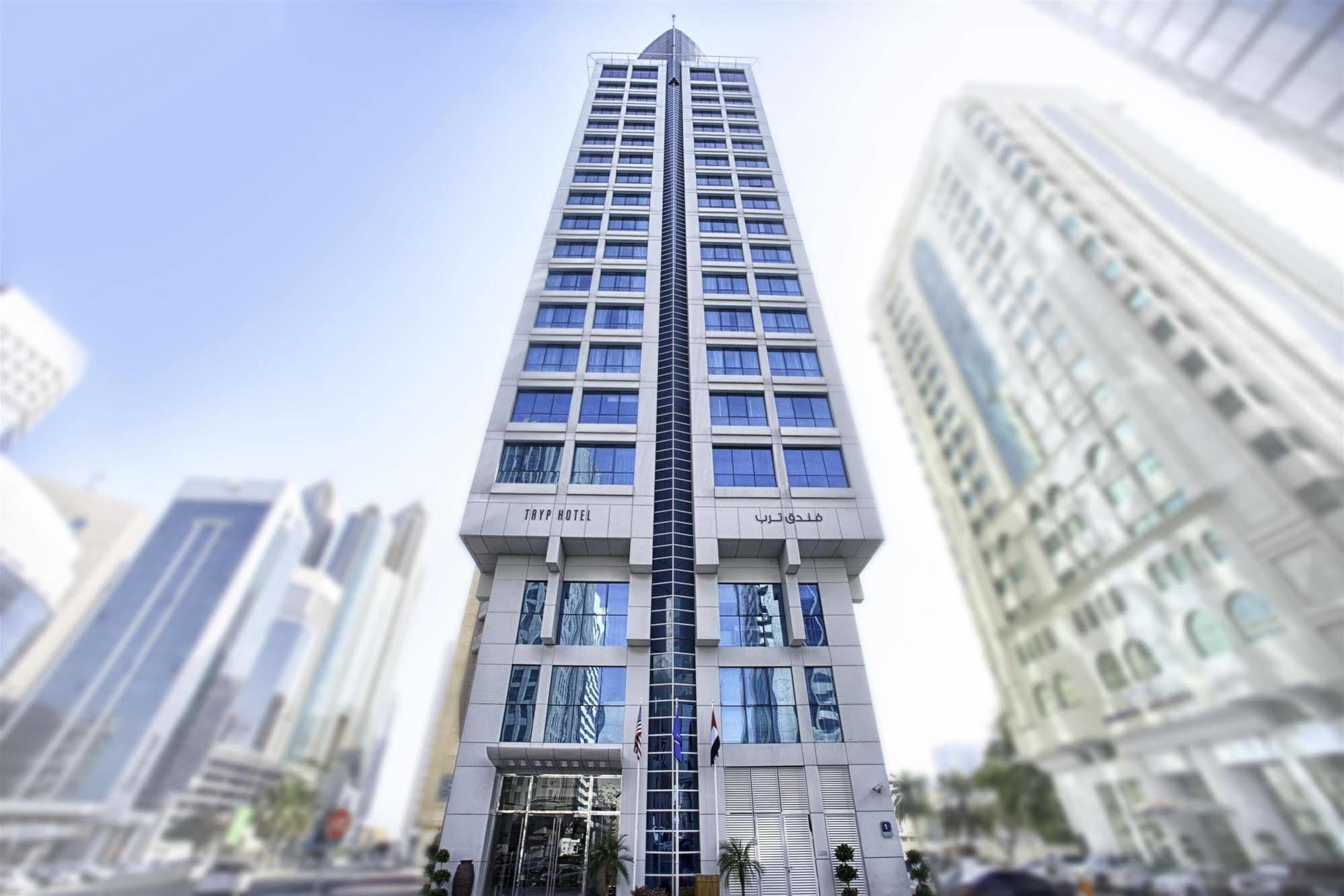 Tryp By Wyndham Abu Dhabi City Center Exterior photo