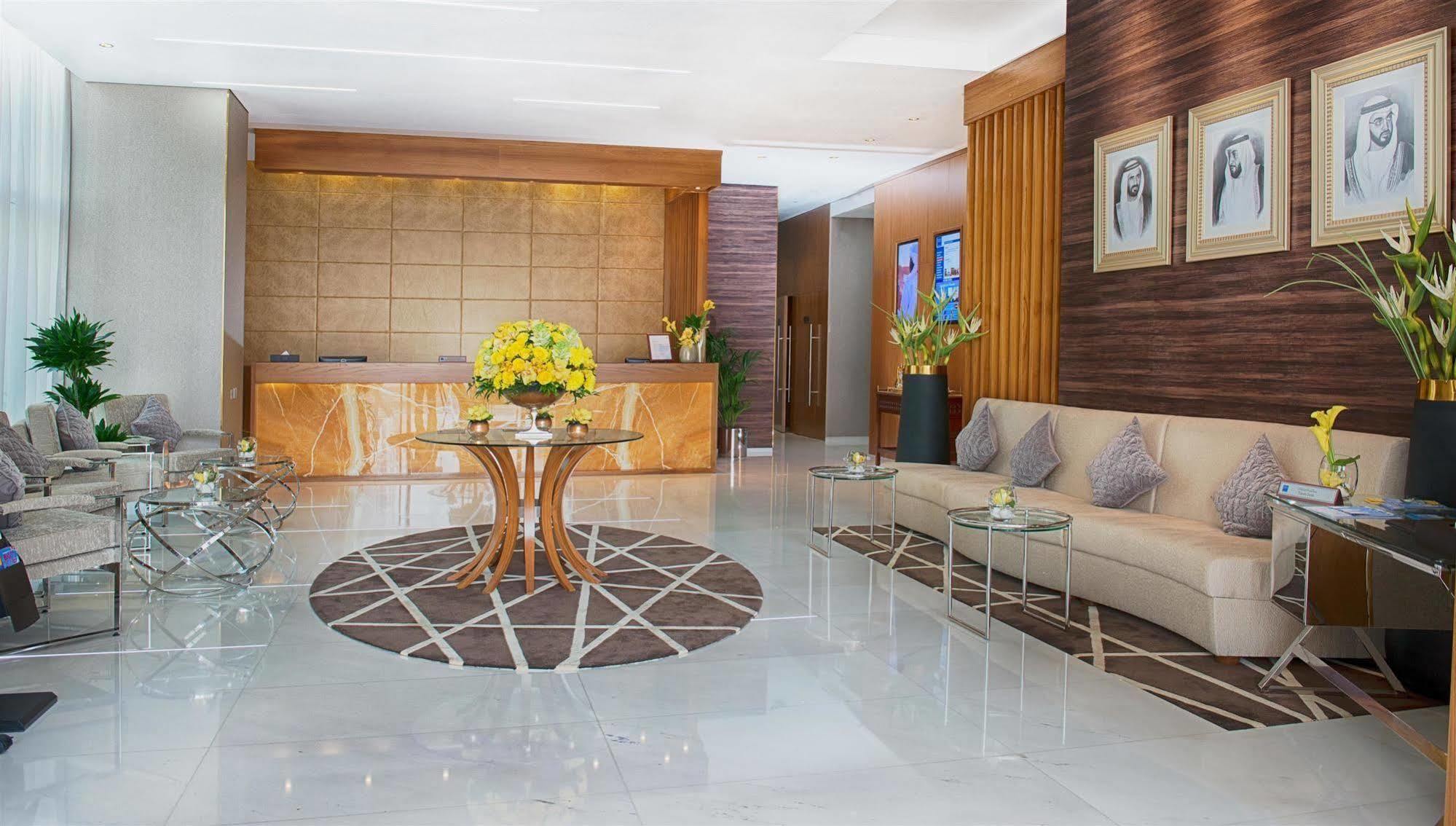 Tryp By Wyndham Abu Dhabi City Center Exterior photo