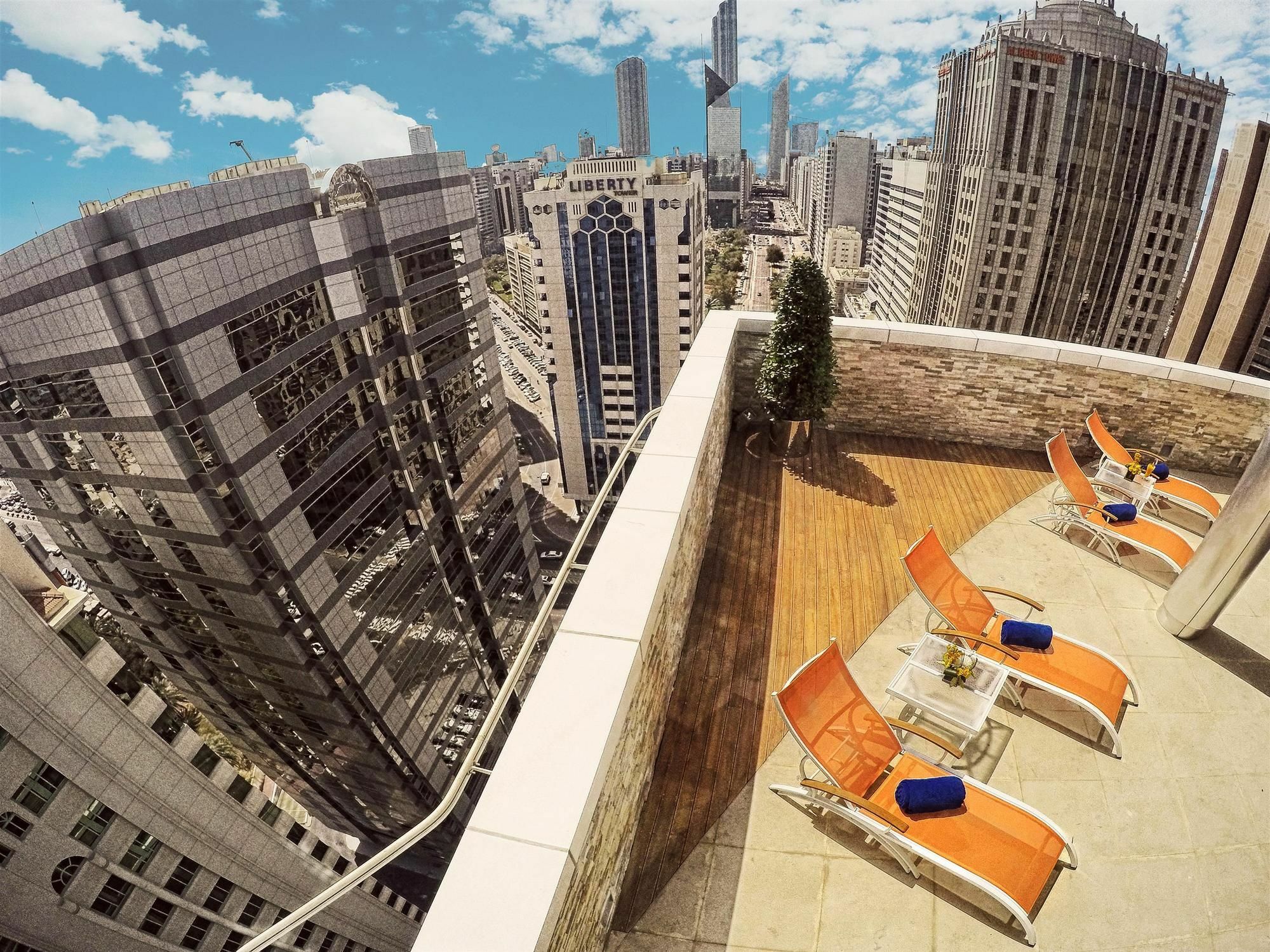 Tryp By Wyndham Abu Dhabi City Center Exterior photo